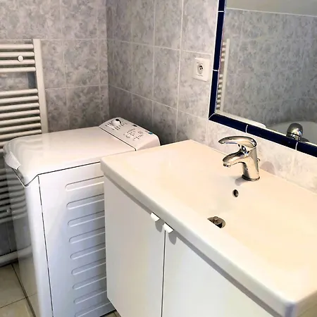 La Terrasse Du Grand Duc * レ・サ​​ーブル・ドロンヌ